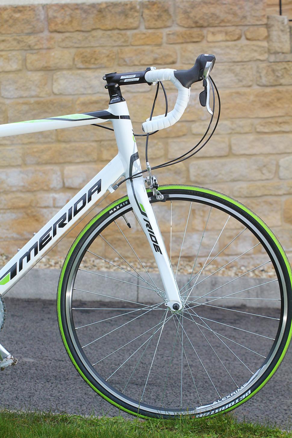 merida lite road bike